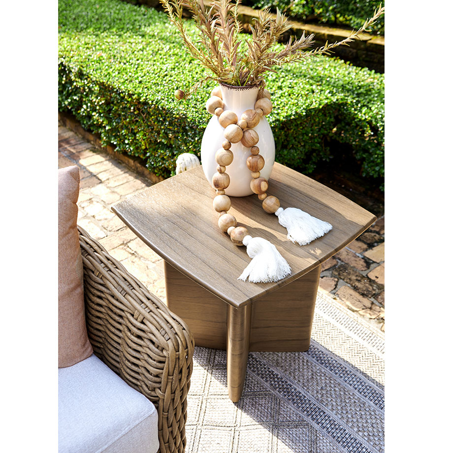LANE VENTURE Tamandayu End Table 